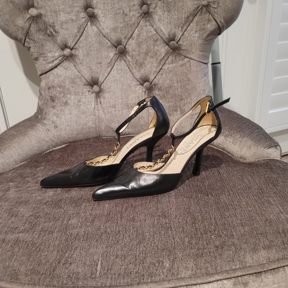 CHANEL Black and Gold Heels - Picture 2 of 4